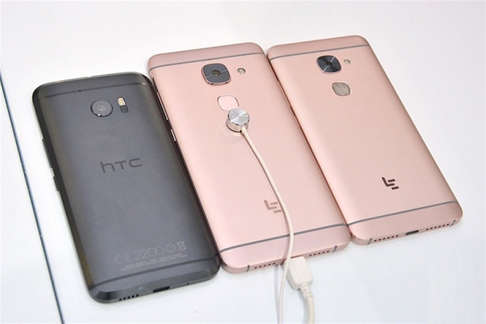 Lộ ảnh khung nhôm màu đen của LeEco Le 2s, thiết kế ăng-ten giống iPhone 7, 8GB RAM Lộ ảnh khung nhôm màu đen của LeEco Le 2s, thiết kế ăng-ten giống iPhone 7, 8GB RAM