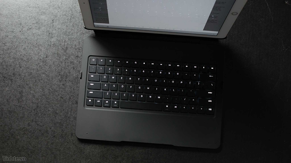 Trên tay bàn phím của Razer cho iPad Pro: nặng, dày, tuyệt đẹp, kết nối Bluetooth, gõ sướng và đắt Trên tay bàn phím của Razer cho iPad Pro: nặng, dày, tuyệt đẹp, kết nối Bluetooth, gõ sướng và đắt