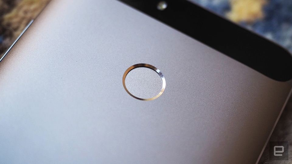 [IFA 2016] Trên tay nhanh bộ đôi Huawei Nova và Nova Plus