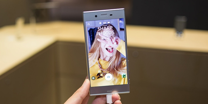 [IFA 2016] Trên tay Sony Xperia XZ: vẫn 3GB RAM, vuông vức nhưng không quá cấn tay