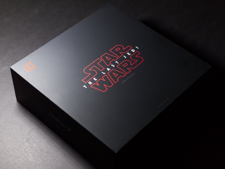 Cùng chiêm ngưỡng OnePlus 5T phiên bản Star Wars vô cùng đẹp mắt Cùng chiêm ngưỡng OnePlus 5T phiên bản Star Wars vô cùng đẹp mắt