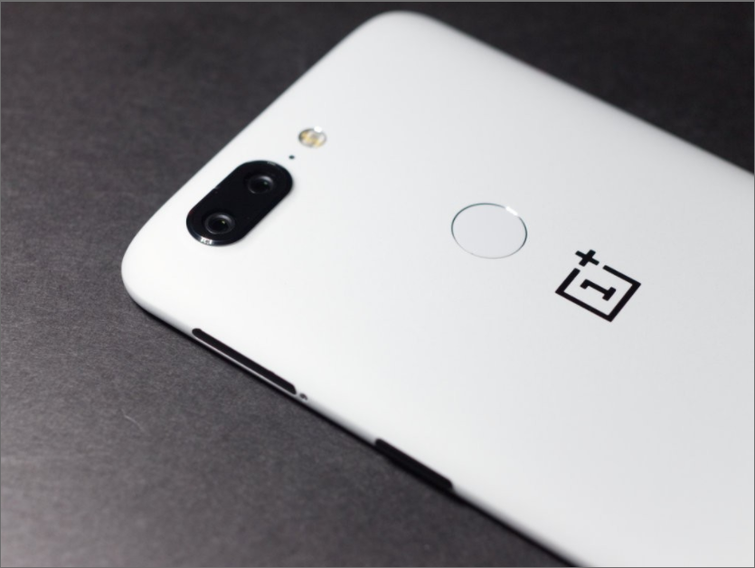 Cùng chiêm ngưỡng OnePlus 5T phiên bản Star Wars vô cùng đẹp mắt 6 Cùng chiêm ngưỡng OnePlus 5T phiên bản Star Wars vô cùng đẹp mắt 6