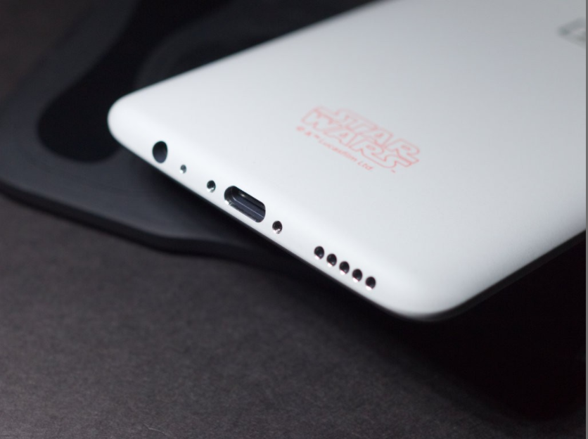 Cùng chiêm ngưỡng OnePlus 5T phiên bản Star Wars vô cùng đẹp mắt 7 Cùng chiêm ngưỡng OnePlus 5T phiên bản Star Wars vô cùng đẹp mắt 7