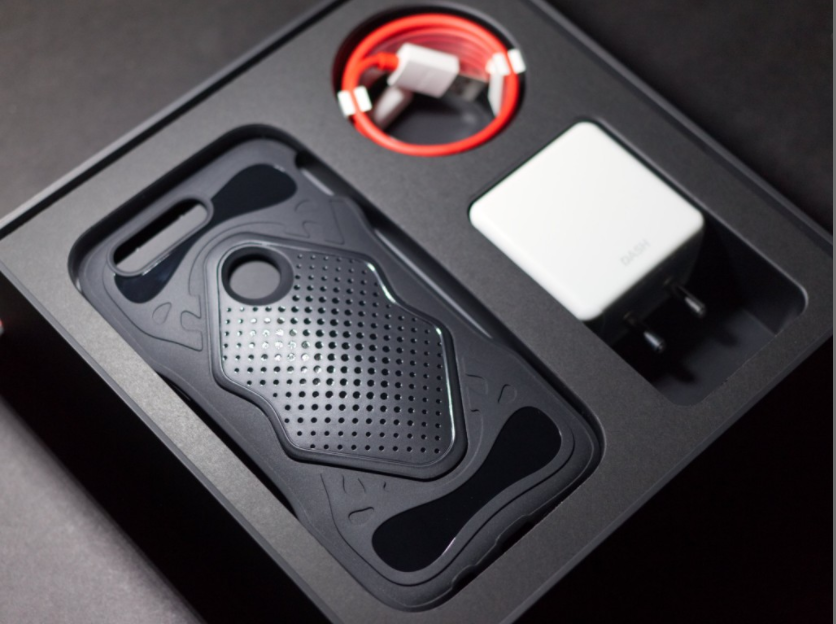 Cùng chiêm ngưỡng OnePlus 5T phiên bản Star Wars vô cùng đẹp mắt 3 Cùng chiêm ngưỡng OnePlus 5T phiên bản Star Wars vô cùng đẹp mắt 3