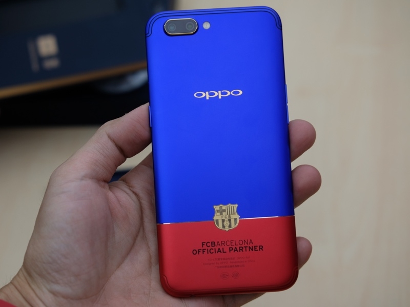 Fan Barcelona sẽ phải ngất ngây với vẻ đẹp của chiếc smartphone này Fan Barcelona sẽ phải ngất ngây với vẻ đẹp của chiếc smartphone này