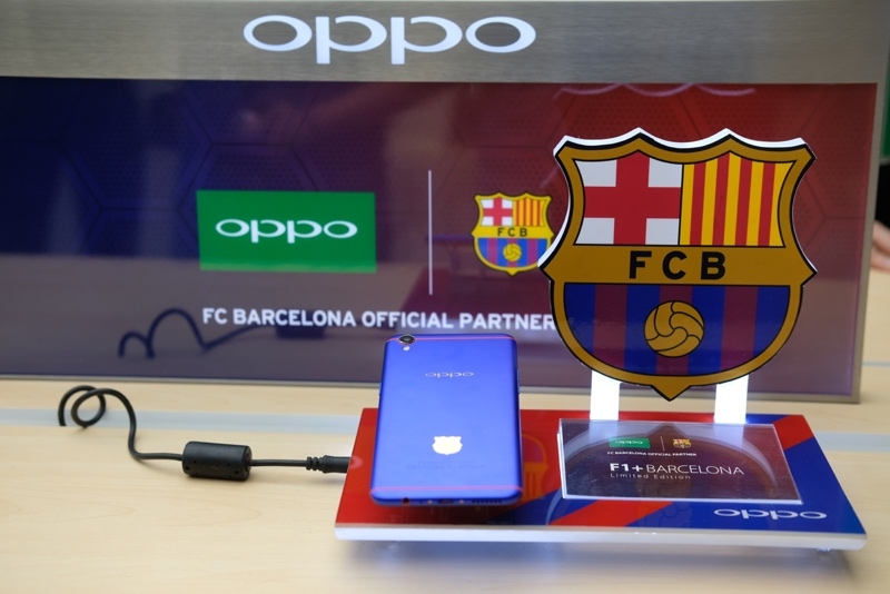Fan Barcelona sẽ phải ngất ngây với vẻ đẹp của chiếc smartphone này 10 Fan Barcelona sẽ phải ngất ngây với vẻ đẹp của chiếc smartphone này 10