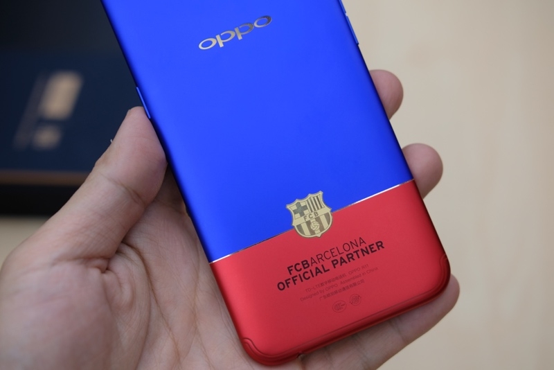 Fan Barcelona sẽ phải ngất ngây với vẻ đẹp của chiếc smartphone này 3 Fan Barcelona sẽ phải ngất ngây với vẻ đẹp của chiếc smartphone này 3
