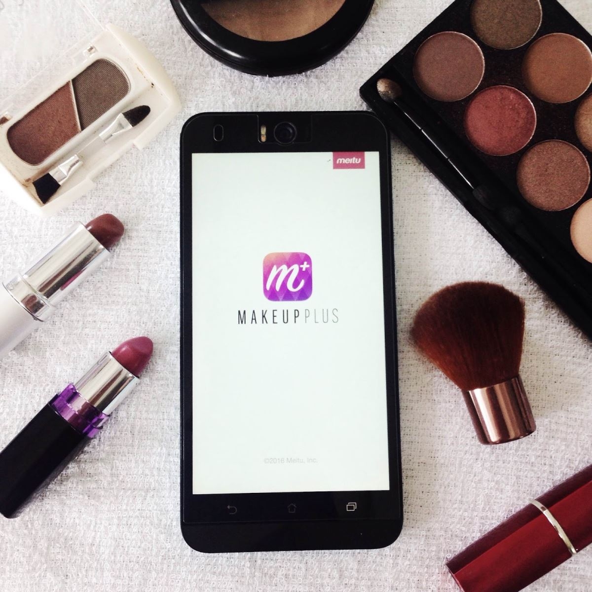bài viết tổng hợp top 10 ứng dụng selfie tốt nhất 4 Ứng dụng MakeupPlus