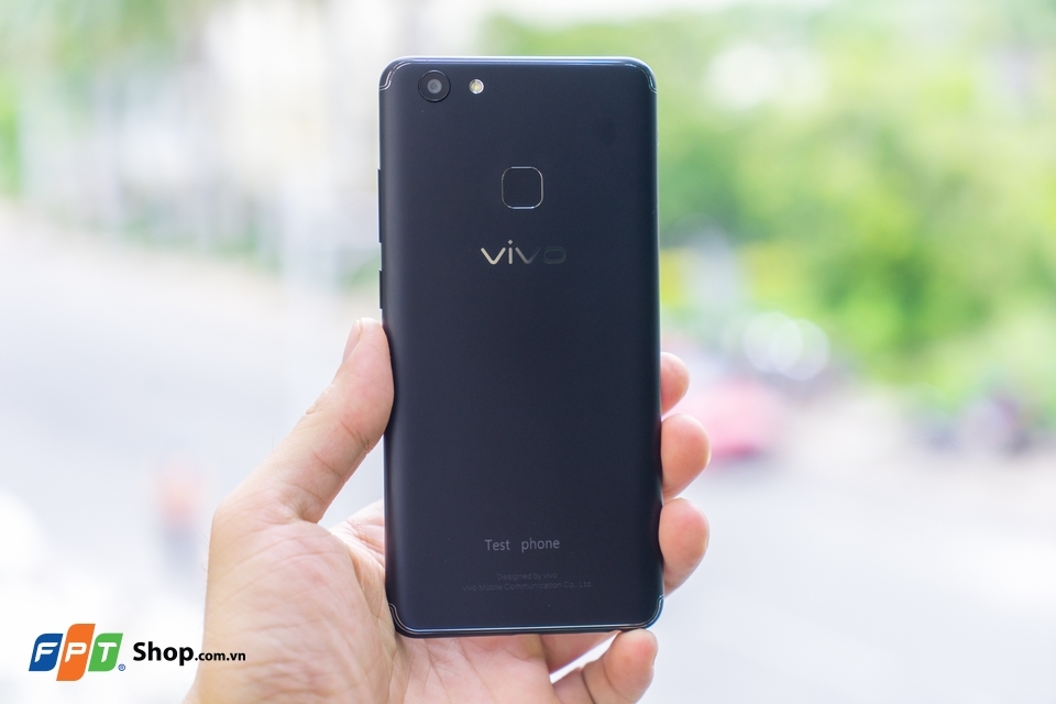 Những điểm độc đáo trong thiết kế của Vivo V7 Plus 2