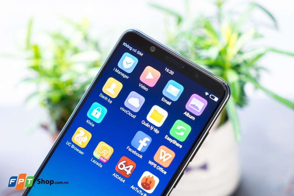 Những điểm độc đáo trong thiết kế của Vivo V7 Plus 3