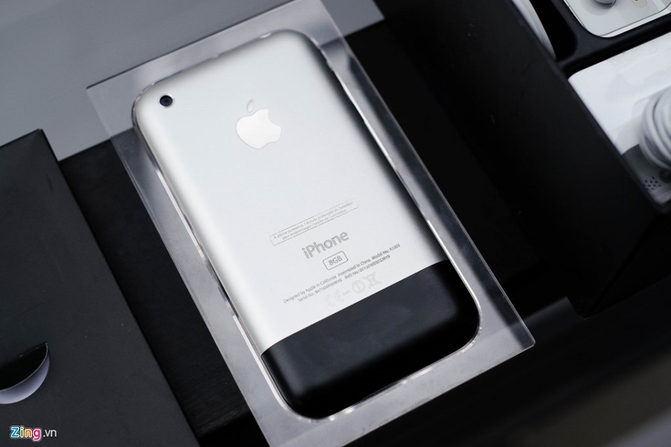 Chiêm ngưỡng hình ảnh iPhone đời đầu tại Việt Nam 12
