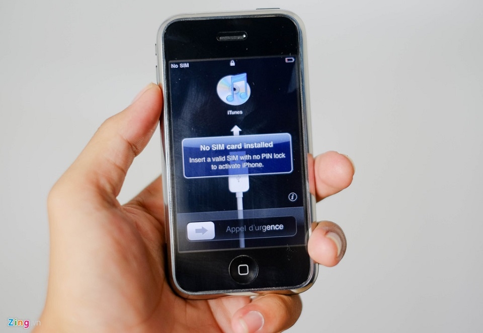 Chiêm ngưỡng hình ảnh iPhone đời đầu tại Việt Nam 6