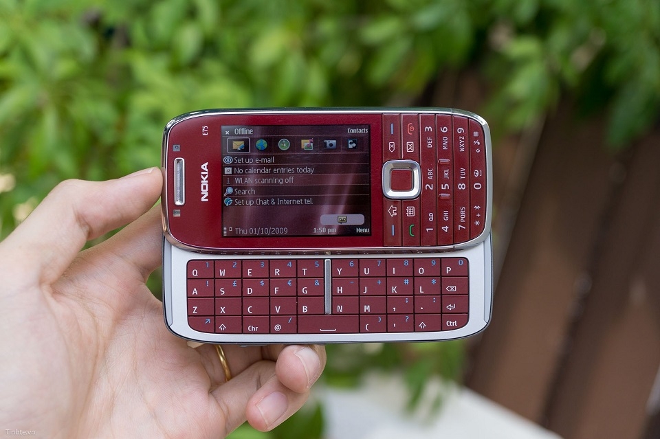 Smartphone với bàn phím vật lý