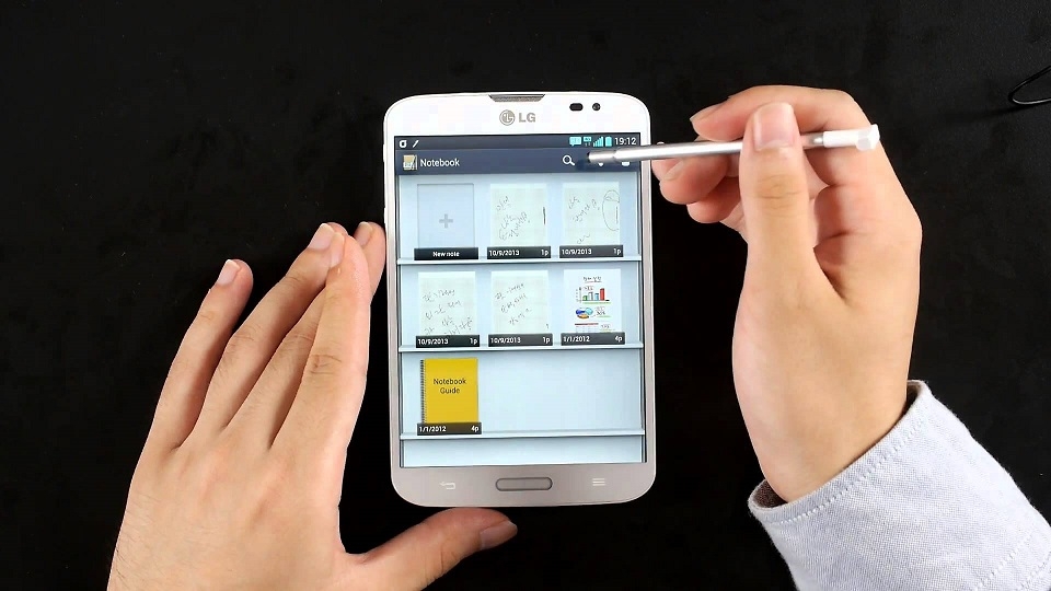 Smartphone có màn hình vuông