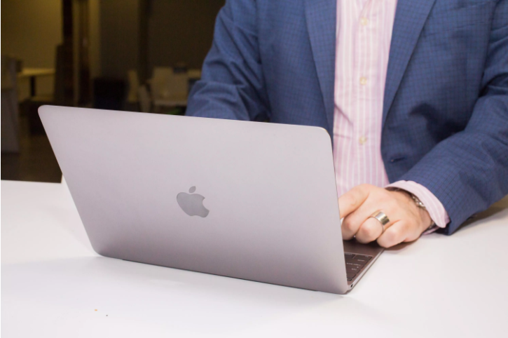 Đánh giá MacBook 2017 1