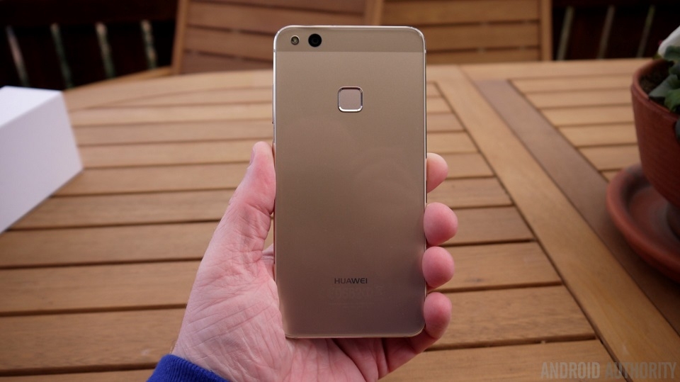 Đánh giá thiết kế P10 Lite