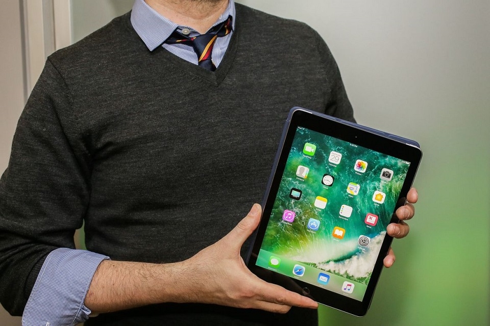 iPad 9.7 inch sử dụng vi xử lý A9 cao cấp