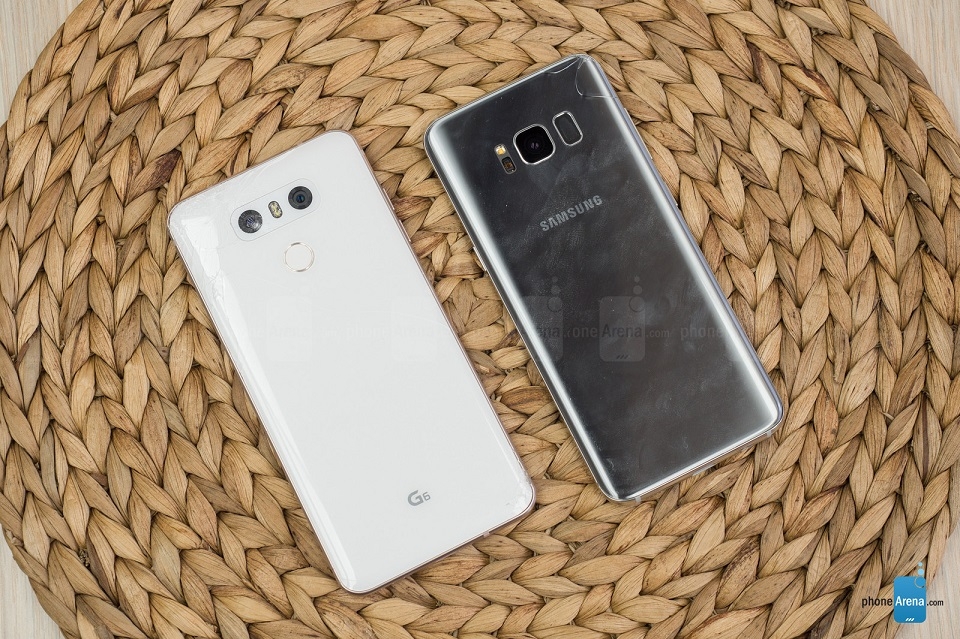 So sánh độ bền Galaxy S8 và LG G6