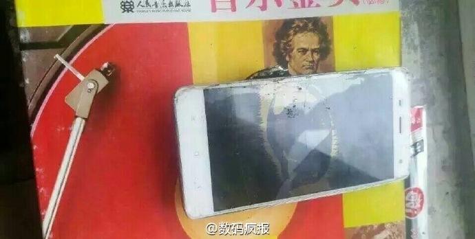 Xiaomi Mi 4 nổ bất thường