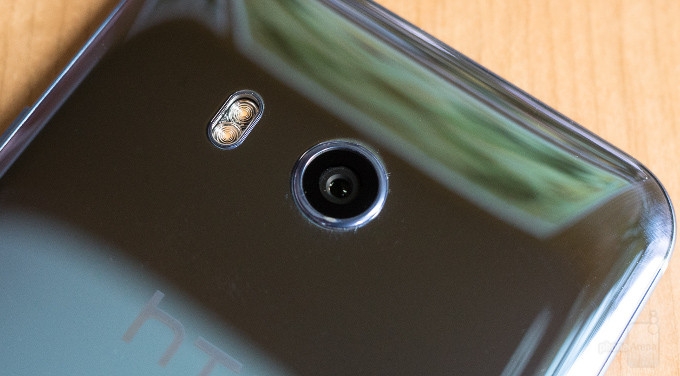 Camera sau của HTC U11