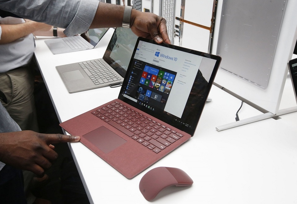 Microsoft đang cố trở thành Apple