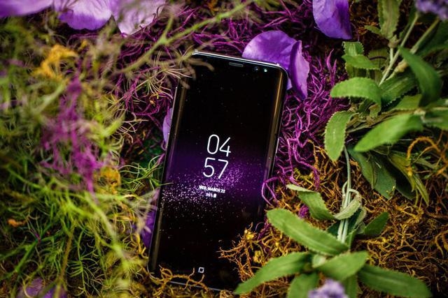 iPhone 7 RED được tạo ra để ngáng đường Galaxy S8