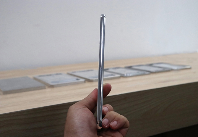 Khung kim loại của Bphone 2 lộ diện