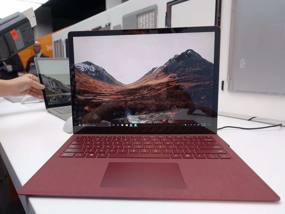 Apple đang sao chép Microsoft