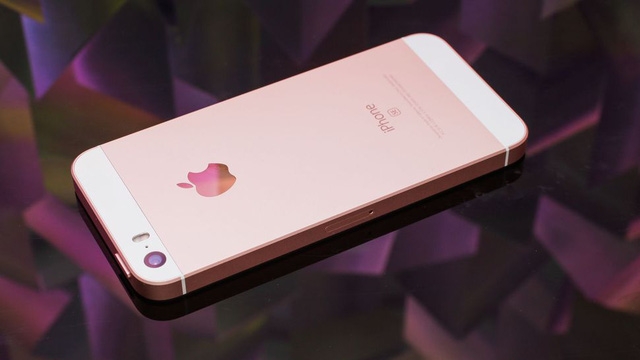 iPhone SE có mức giá rất hấp dẫn iPhone SE có mức giá rất hấp dẫn