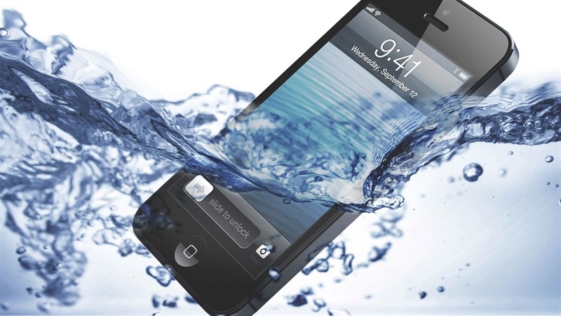 iPhone rơi vào nước iPhone rơi vào nước