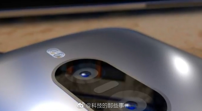 Rò rỉ chiếc smartphone có tới 4 camera của HTC 4 Rò rỉ chiếc smartphone có tới 4 camera của HTC 4