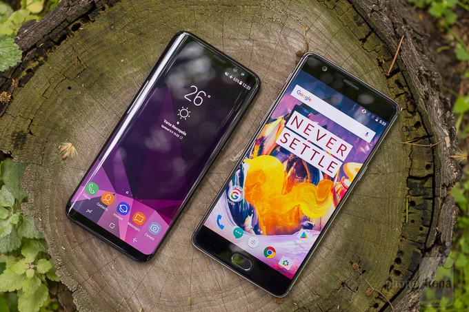 Galaxy S8 và OnePlus 3T Galaxy S8 và OnePlus 3T