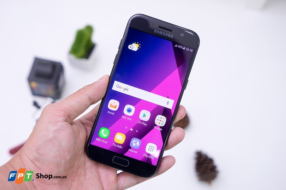 Bảng xếp hạng top 10 smartphone bán chạy tại FPT Shop tuần qua