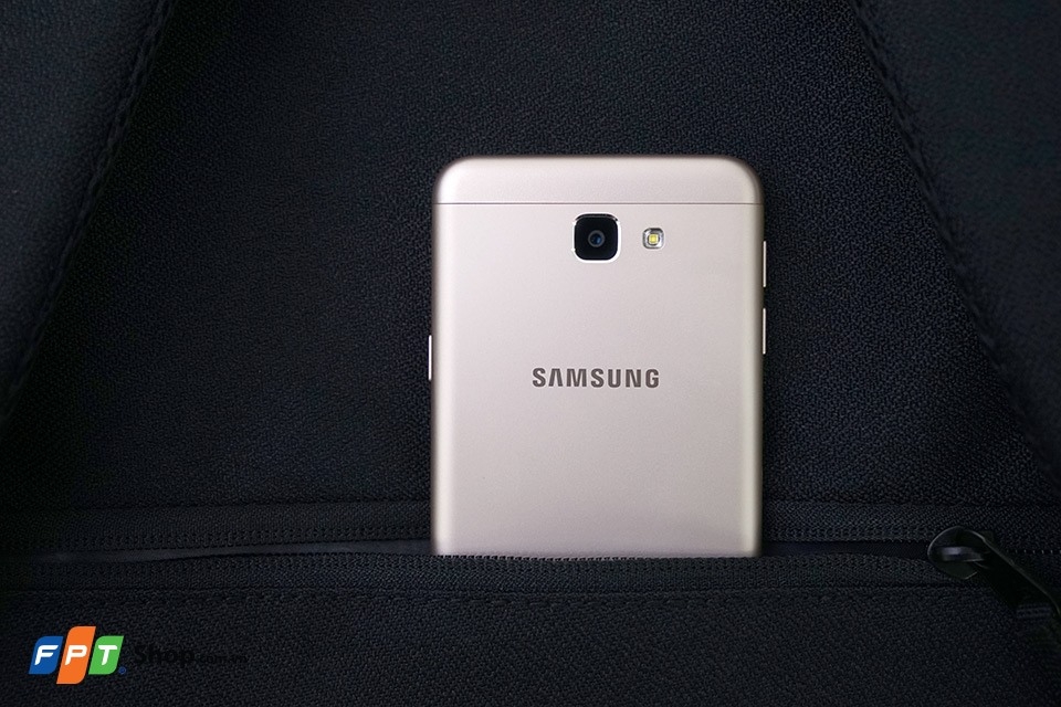 Top 10 smartphone bán chạy tuần qua