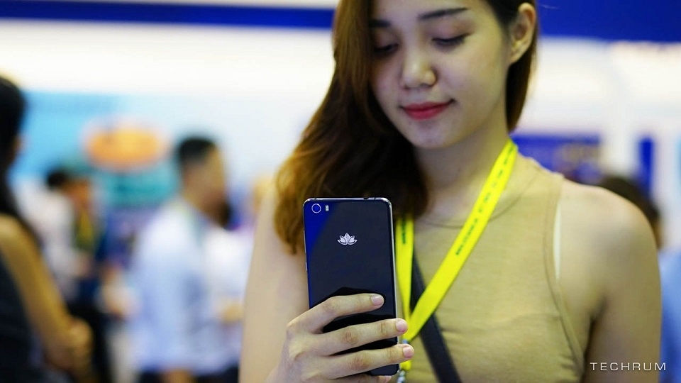 Trên tay Lotus S3 LTE