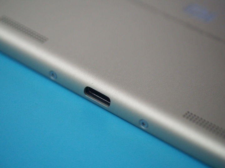 Mi Pad 3 sử dụng cổng USB Type - C