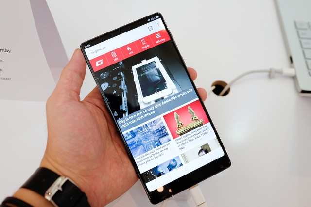 Trên tay Mi Mix