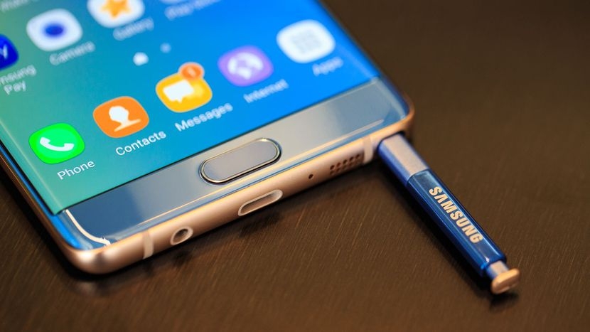 Xuất hiện poster chính thức của Galaxy Note 7 (FE) Xuất hiện poster chính thức của Galaxy Note 7 (FE)