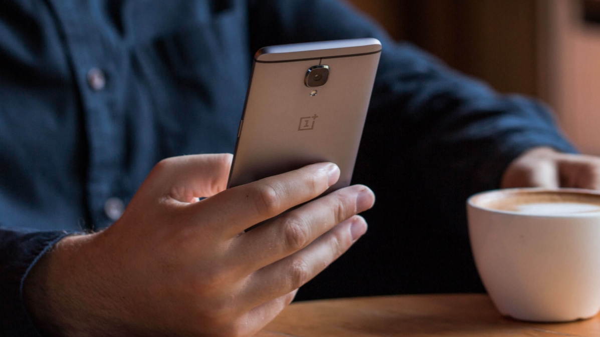 OnePlus 3T có kính saphia ở camera sau