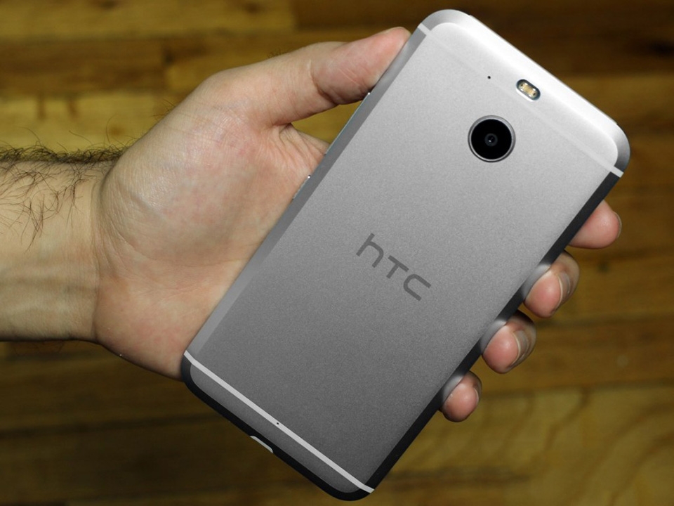 HTC Bolt chính thức lên kệ tại Mỹ giá 13.6 triệu đồng