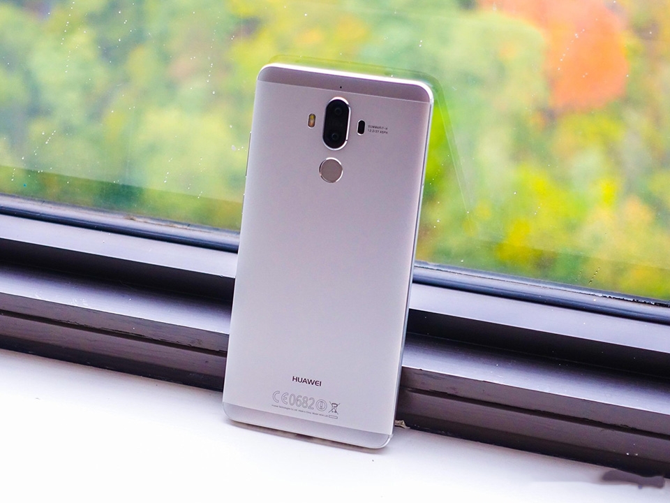 Trên tay Huawei Mate 9 Trên tay Huawei Mate 9