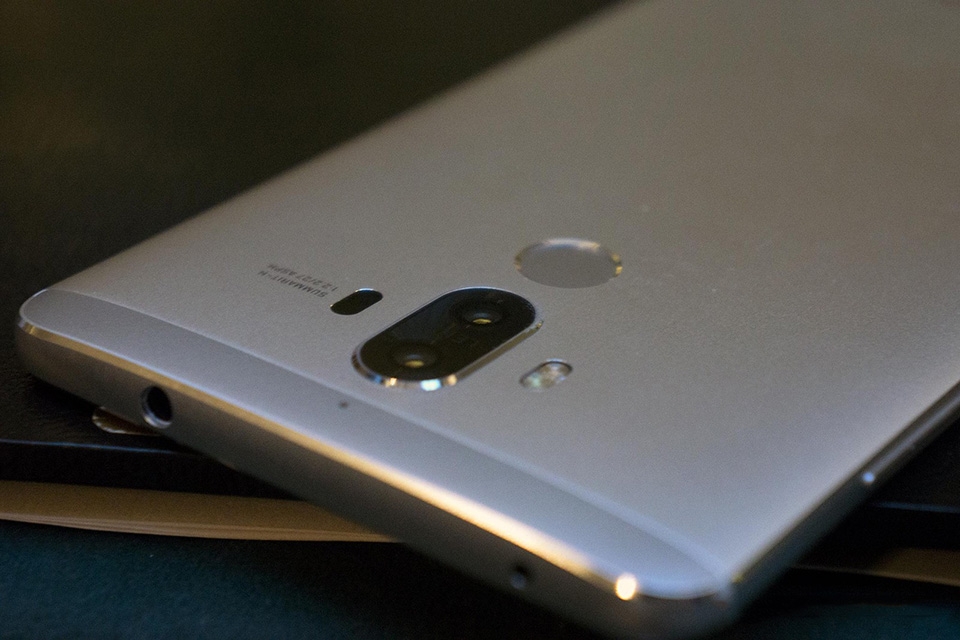 Trên tay Huawei Mate 9 Trên tay Huawei Mate 9