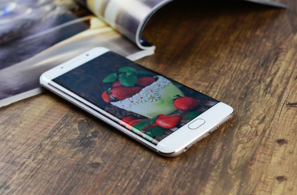 Apple iPhone 8 làm nhu cầu màn OLED tăng đột biến