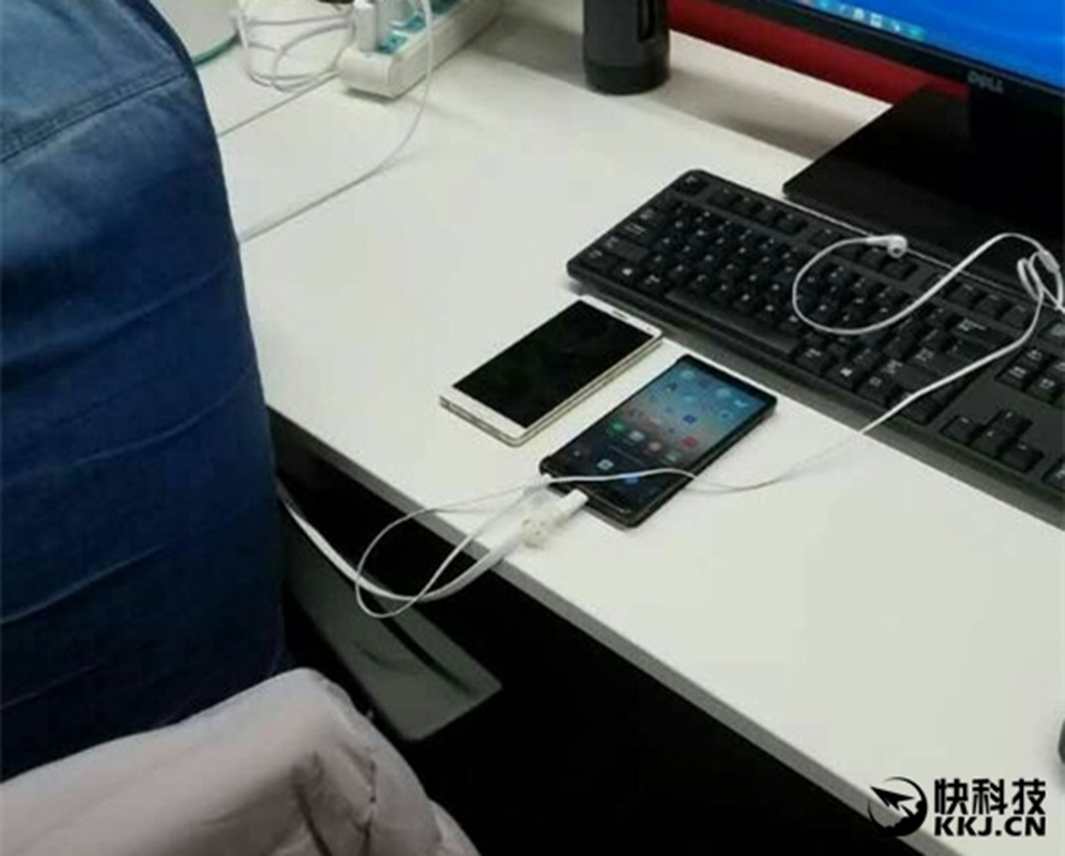 Một hình ảnh khác của Lenovo Zuk Edge