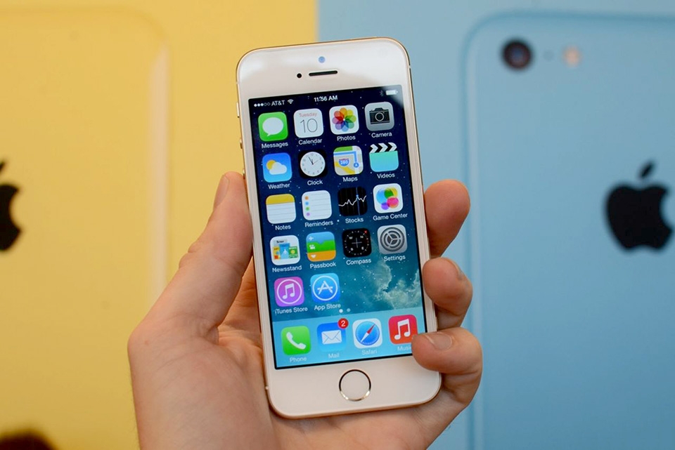 iPhone 5s - smartphone bán chạy tuần 3 tháng 8 tại FPT Shop