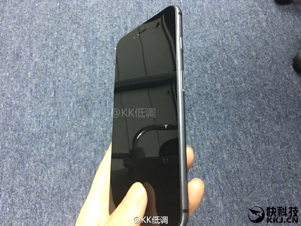 iPhone 7 Plus lộ diện phiên bản Black Edition