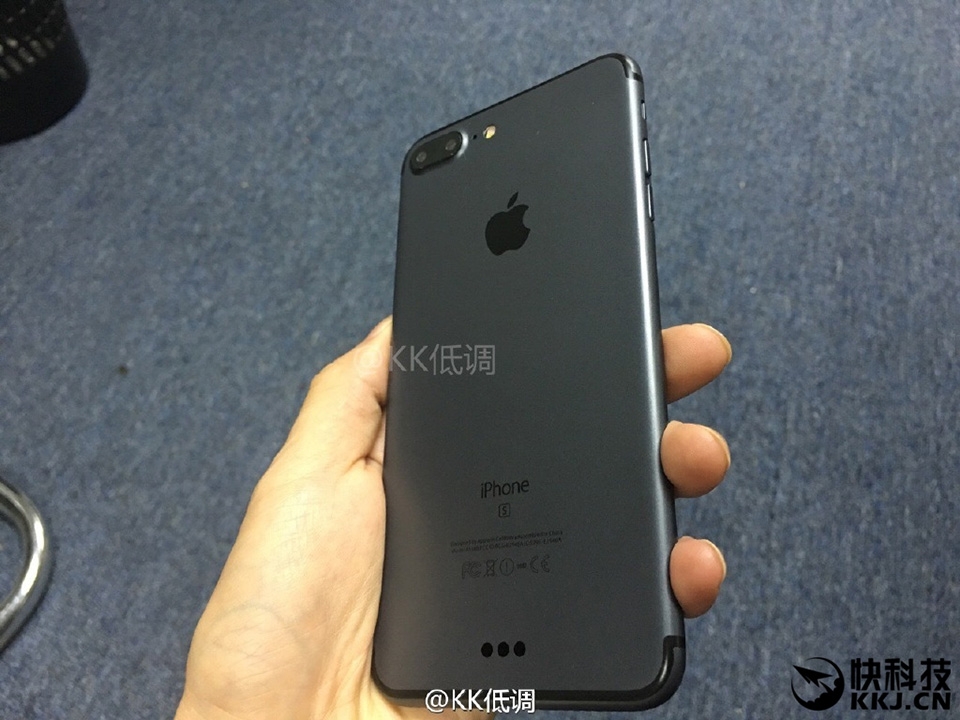iPhone 7 Plus lộ diện phiên bản Black Edition