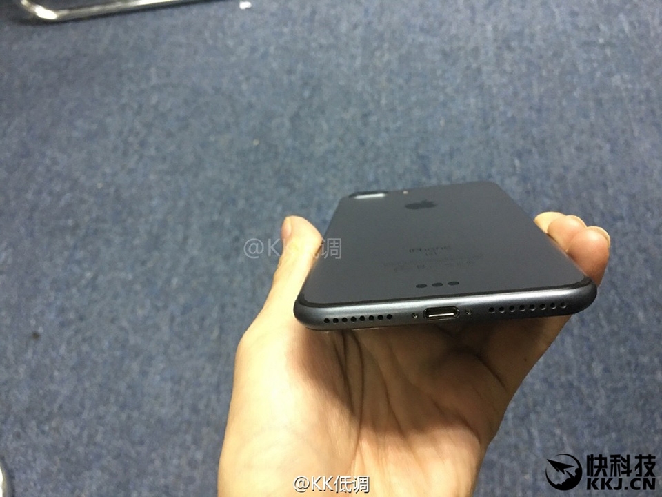 iPhone 7 Plus lộ diện phiên bản Black Edition