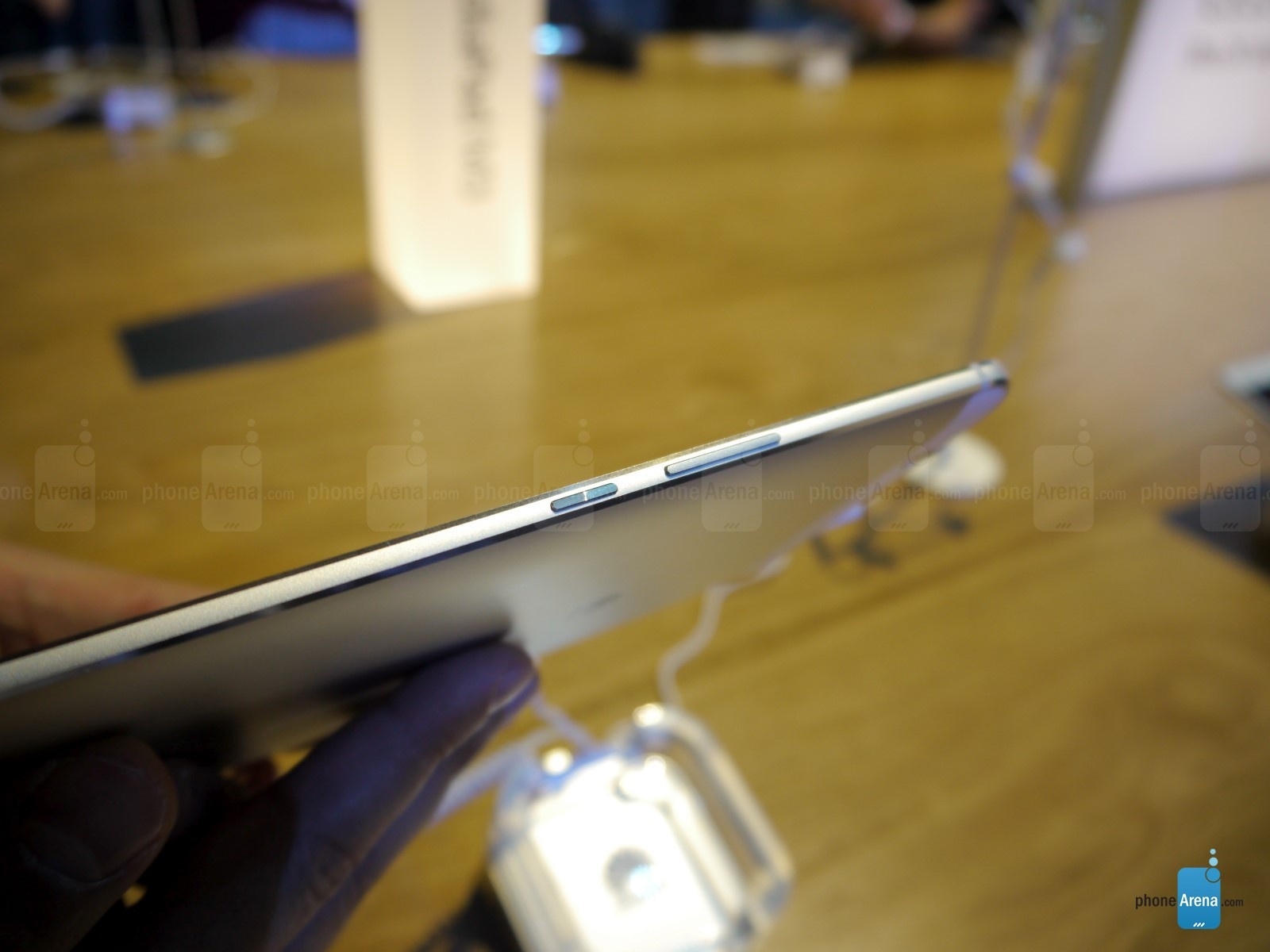 Trên tay Huawei MediaPad M3