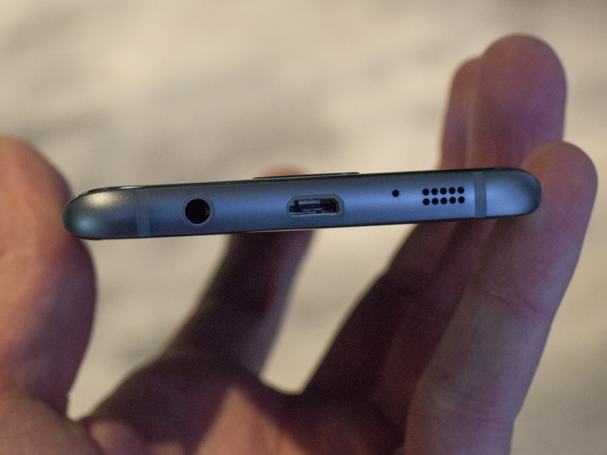 10 điều Samsung Galaxy S7 làm được, còn iPhone thì không